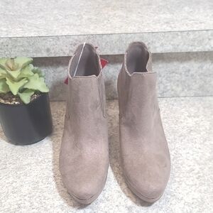 Dexflex Comfort Women's Tan Ankle Boots